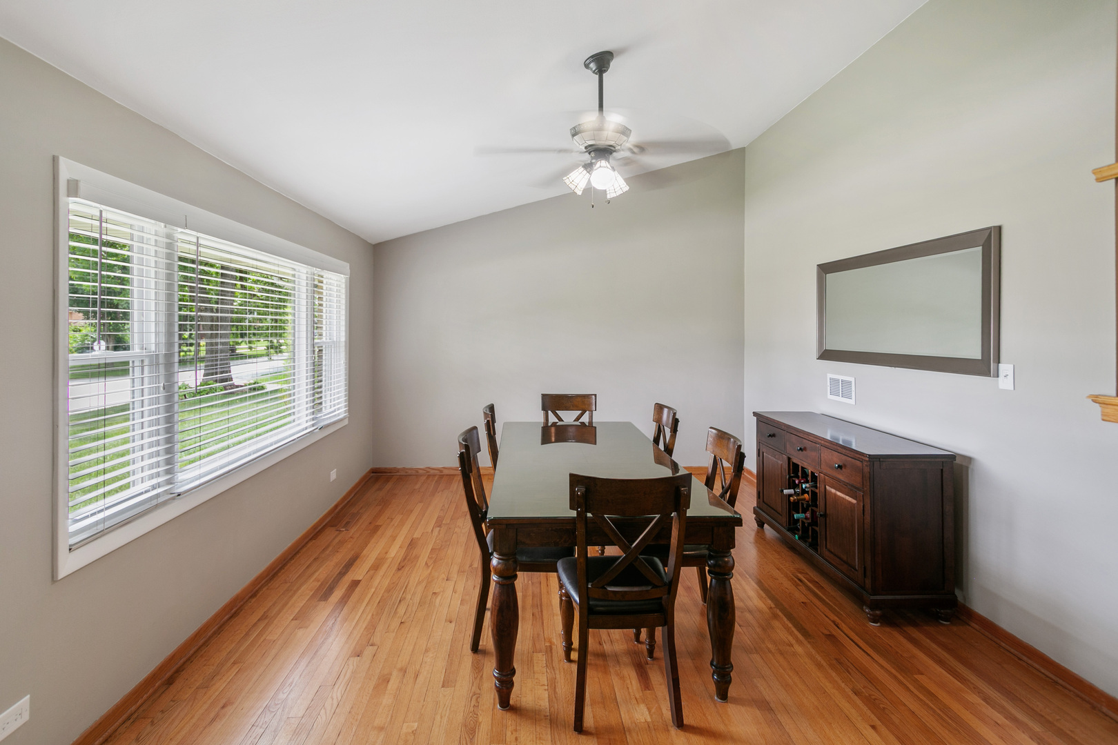 9050 S 84th Avenue, Hickory Hills, IL 60457