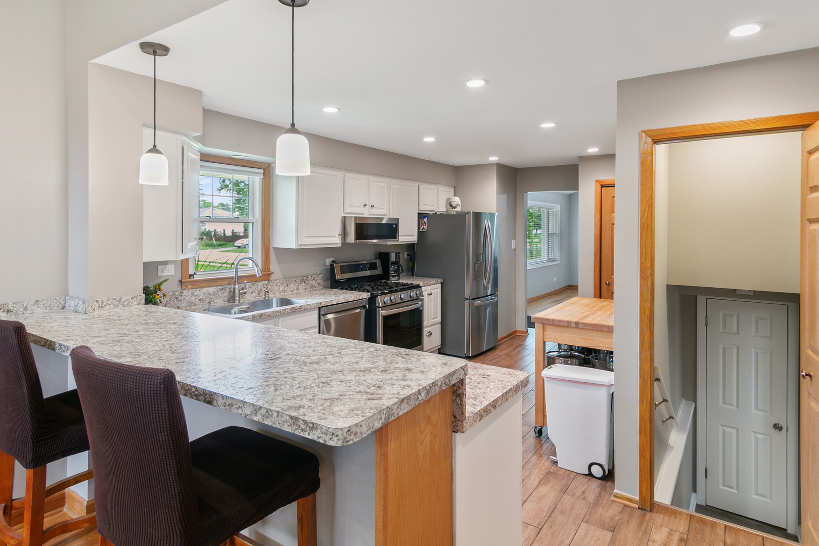 9050 S 84th Avenue, Hickory Hills, IL 60457