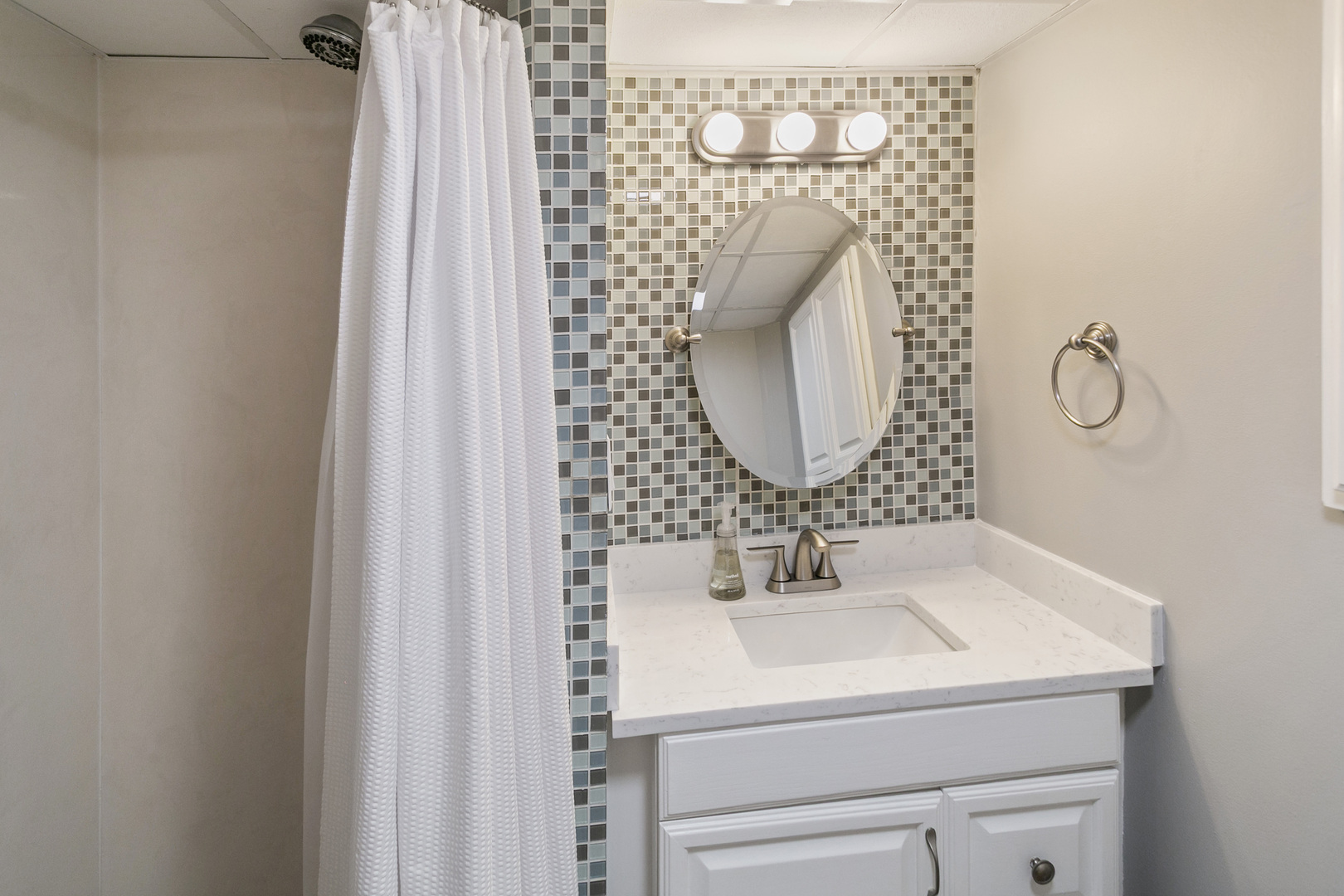 9050 S 84th Avenue, Hickory Hills, IL 60457