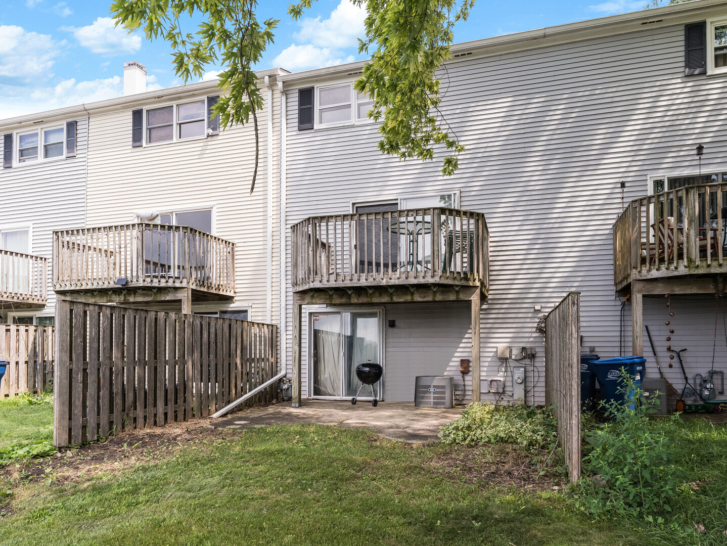1020 Denham Place, Schaumburg, IL 60194
