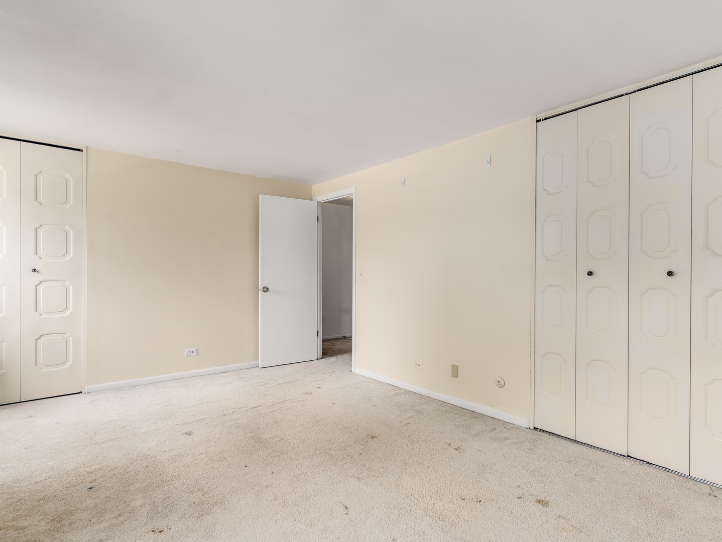 1020 Denham Place, Schaumburg, IL 60194