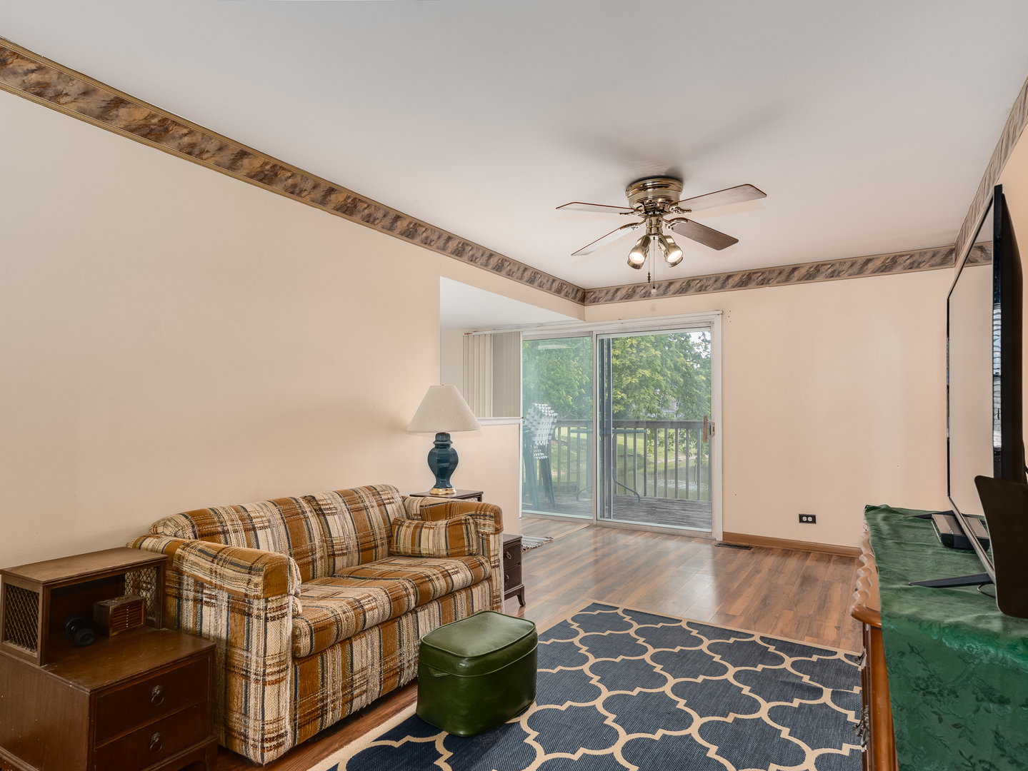 1020 Denham Place, Schaumburg, IL 60194