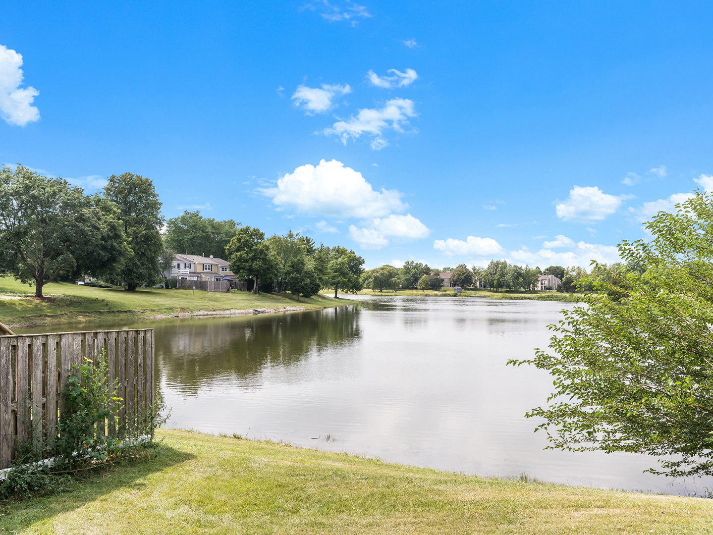 1020 Denham Place, Schaumburg, IL 60194