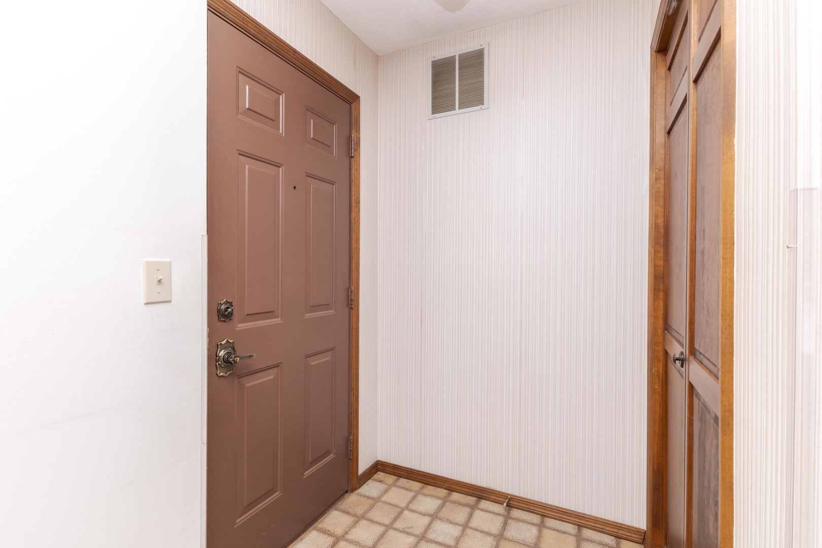 105 Carol Court #C-1, Pontiac, IL 61764