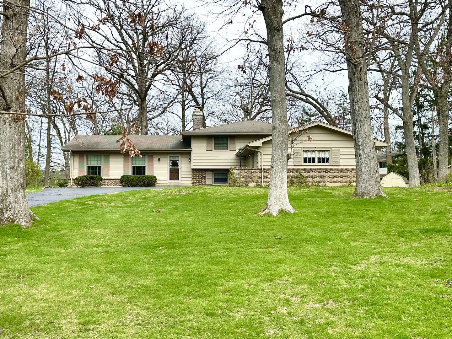 4608 North Court, Crystal Lake, IL 60012