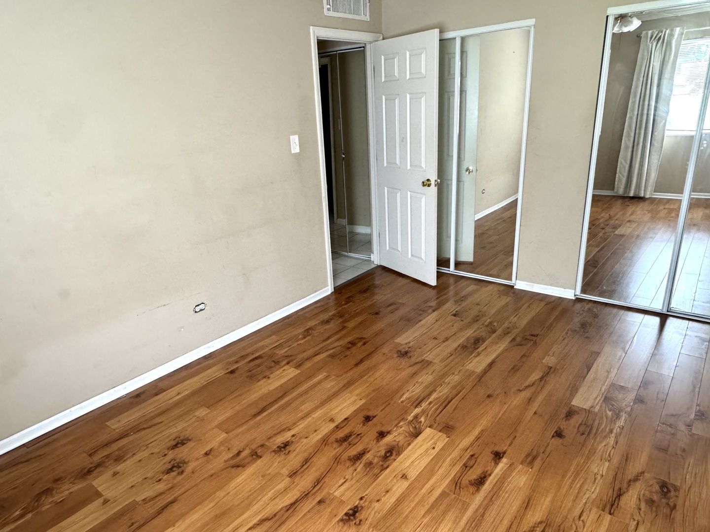 930 Beau Drive #113, Des Plaines, IL 60016