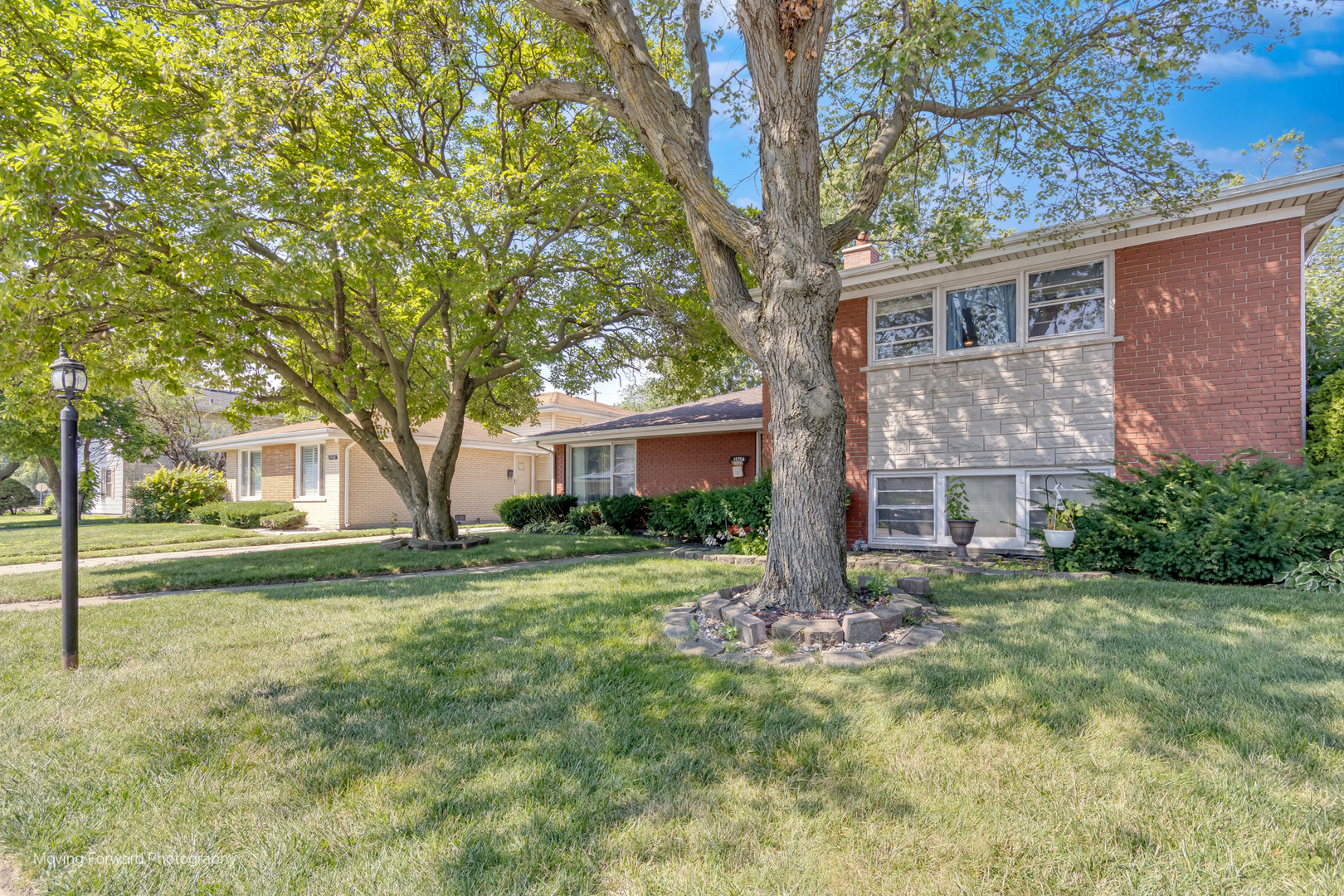 15354 Dobson Avenue, South Holland, IL 60473