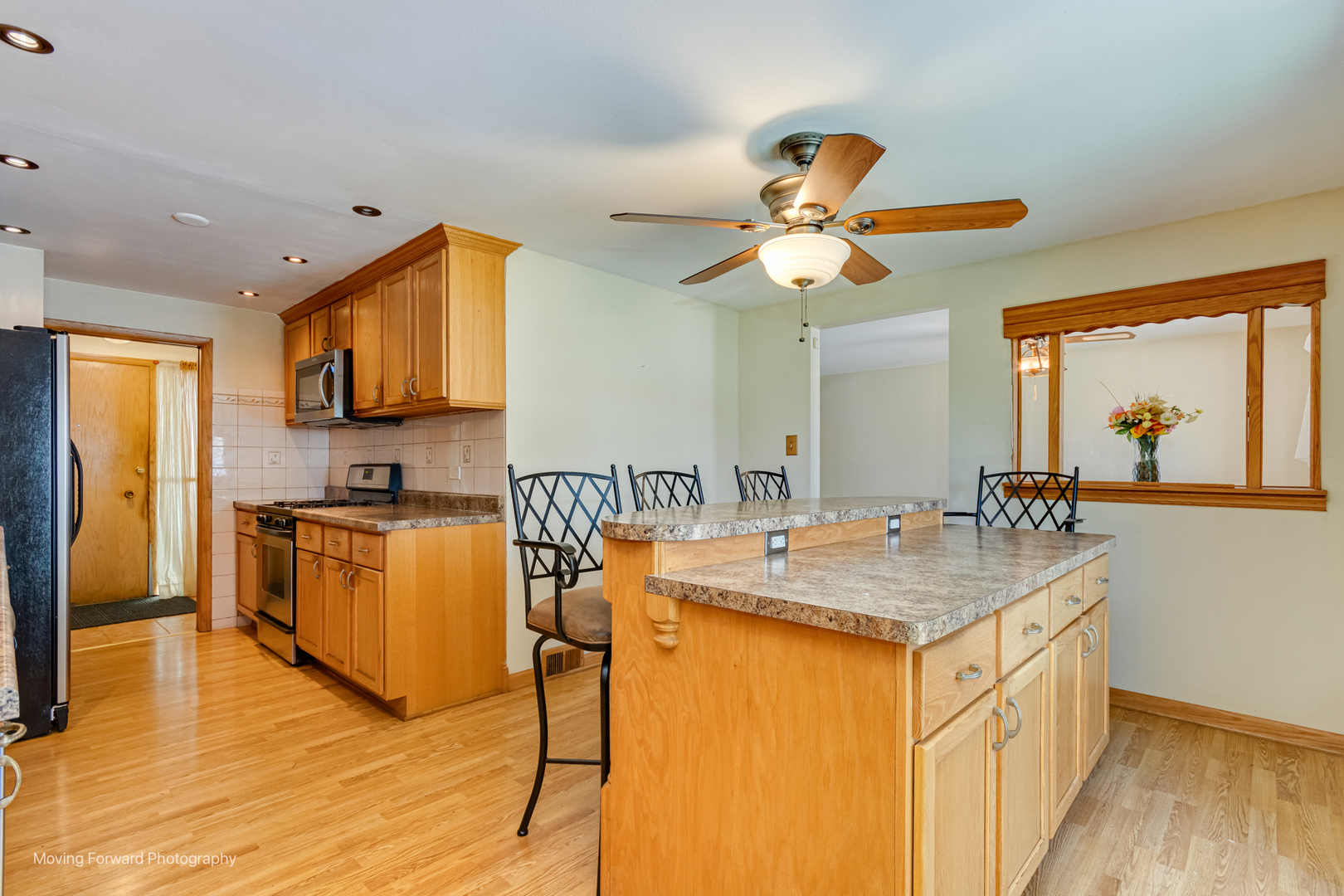 15354 Dobson Avenue, South Holland, IL 60473