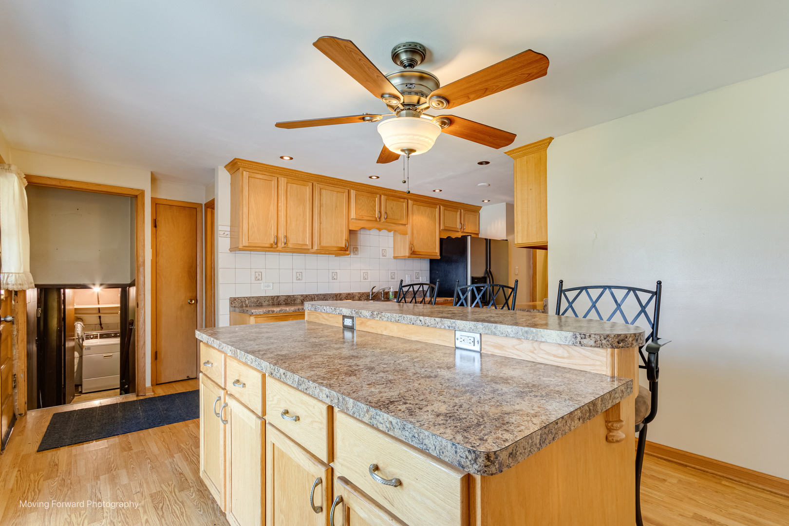 15354 Dobson Avenue, South Holland, IL 60473