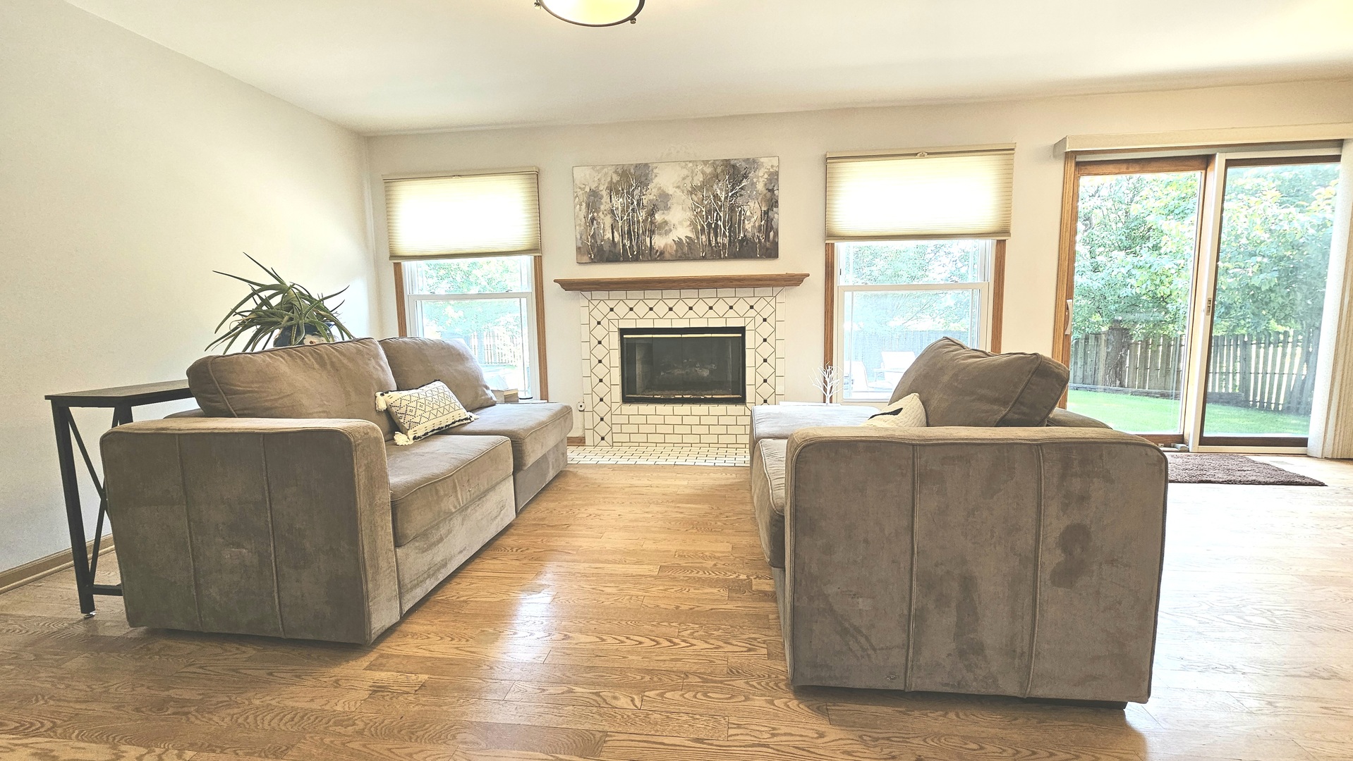 1083 COUNTRY GLEN Lane, Carol Stream, IL 60188