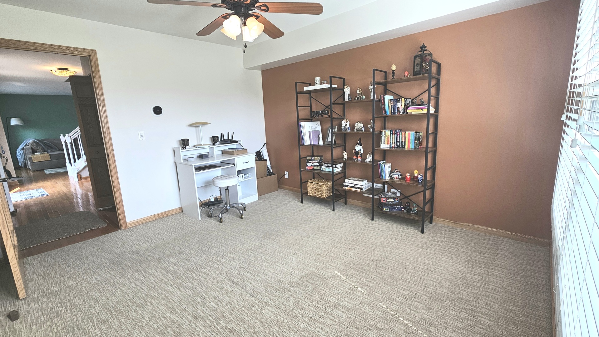 1083 COUNTRY GLEN Lane, Carol Stream, IL 60188