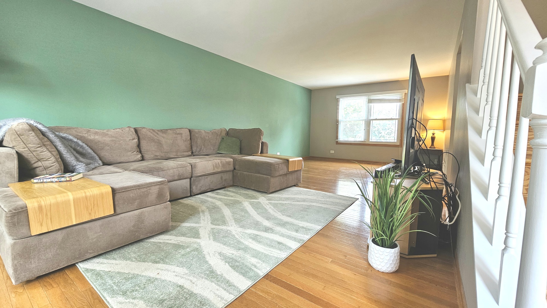 1083 COUNTRY GLEN Lane, Carol Stream, IL 60188