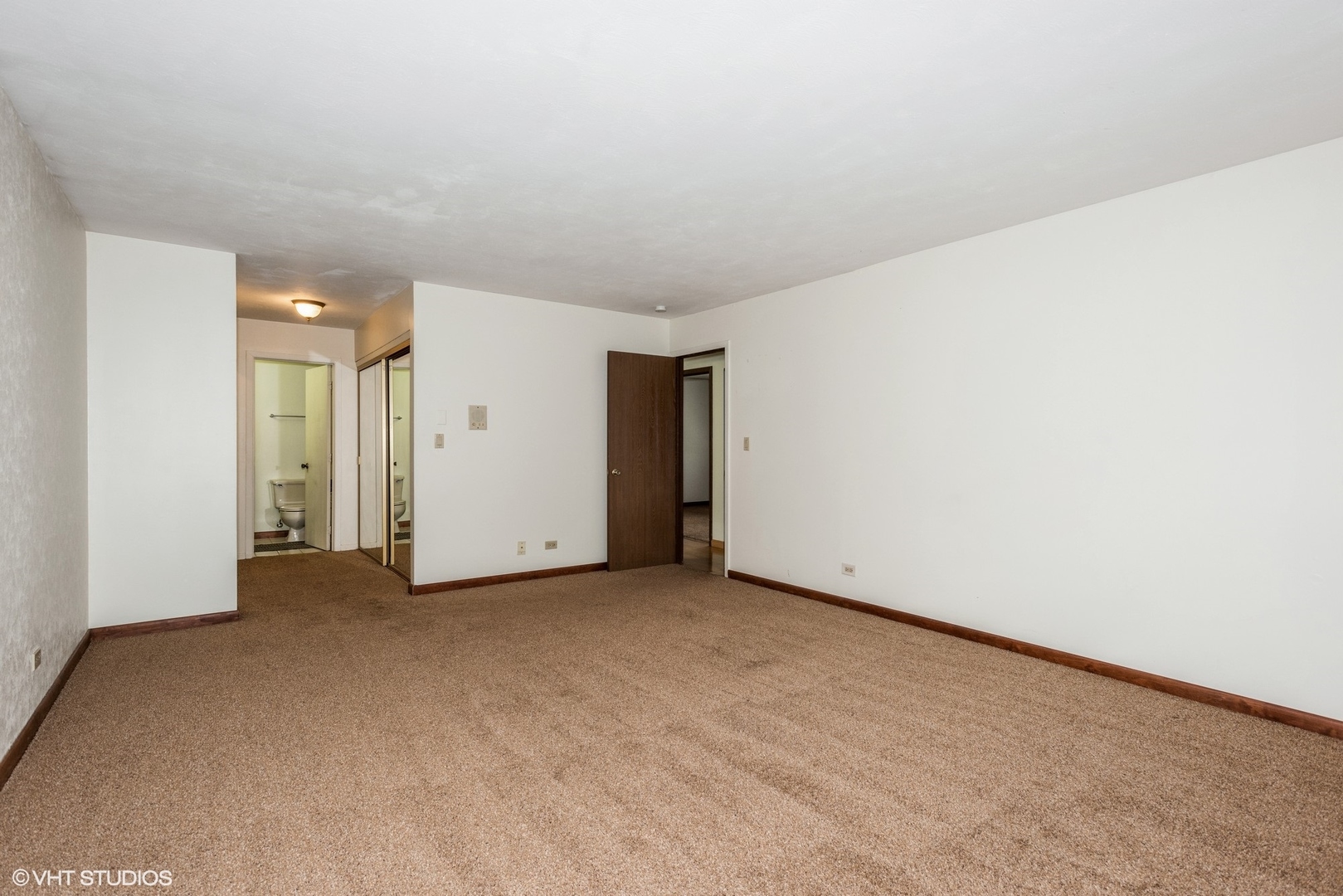 116 S Walnut Lane, Schaumburg, IL 60193