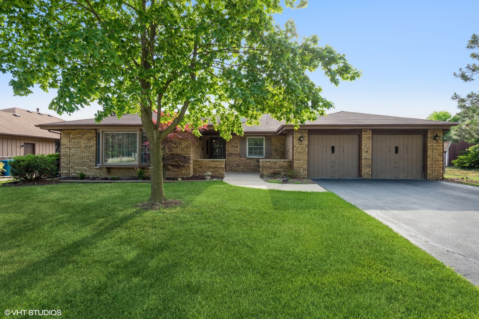 116 S Walnut Lane, Schaumburg, IL 60193