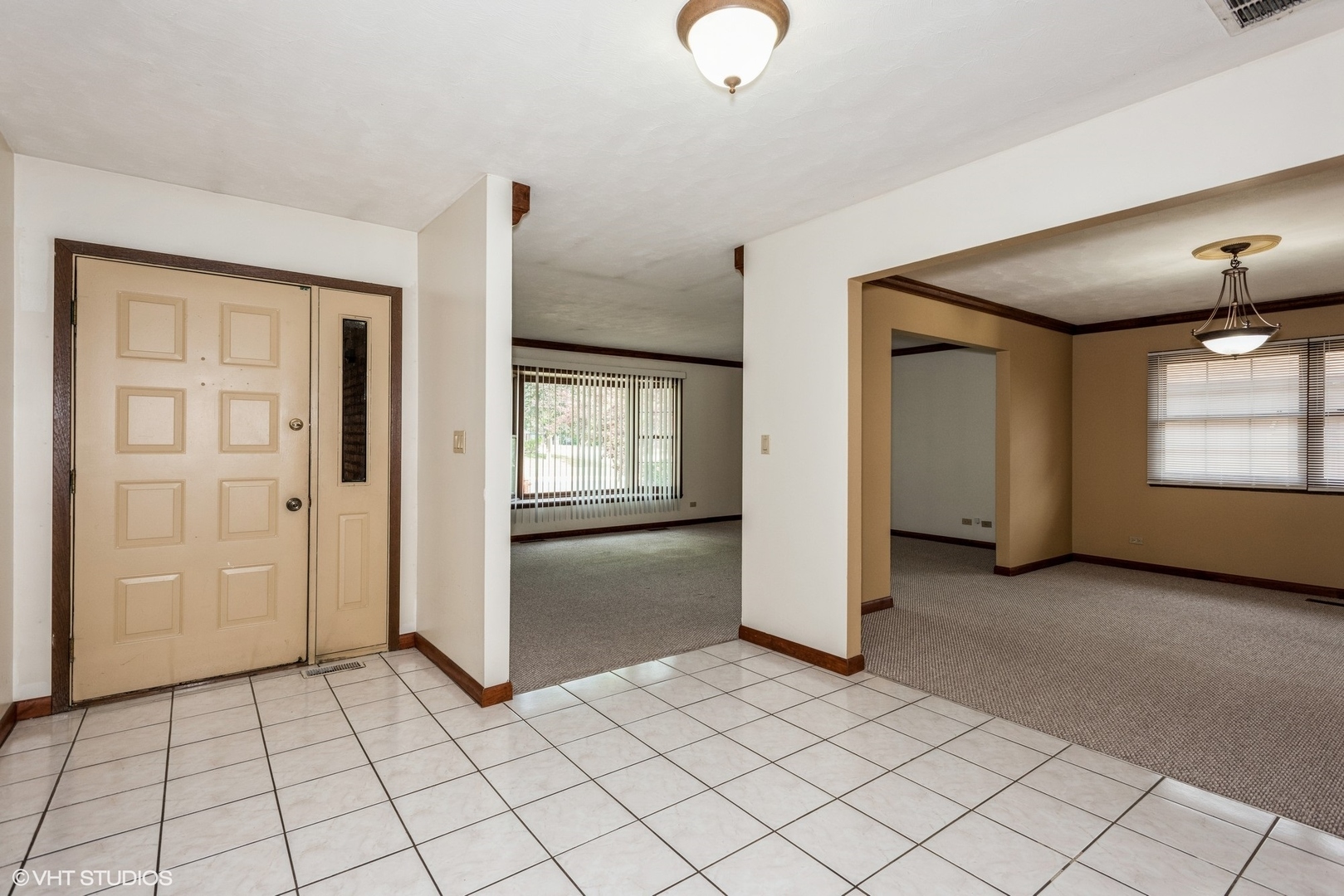 116 S Walnut Lane, Schaumburg, IL 60193