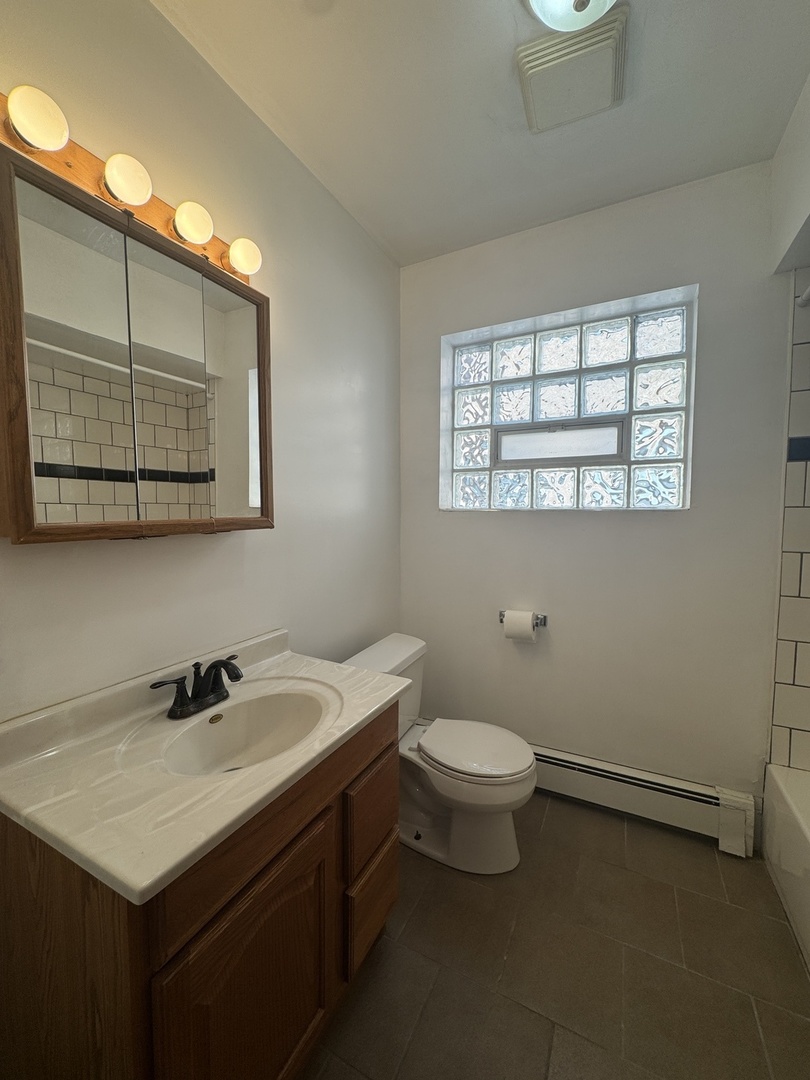 5452 N Central Avenue #1, Chicago, IL 60630