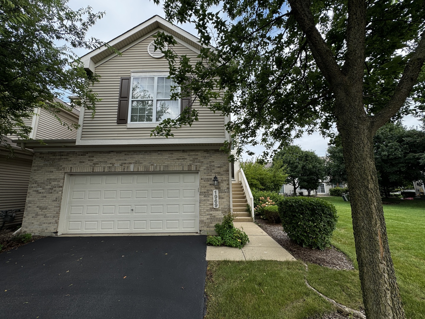 1969 Osprey Court, Bartlett, IL 60103