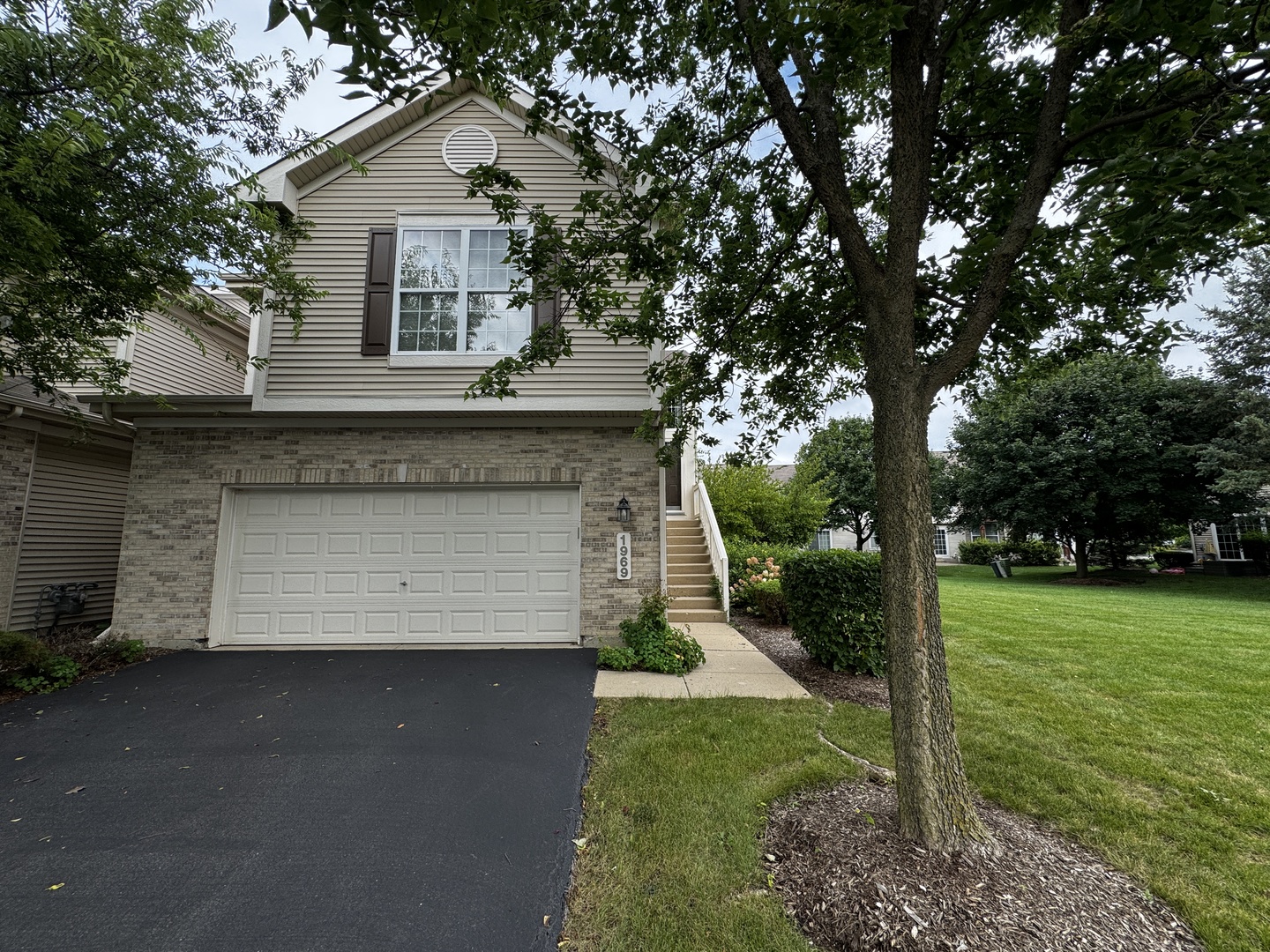1969 Osprey Court, Bartlett, IL 60103