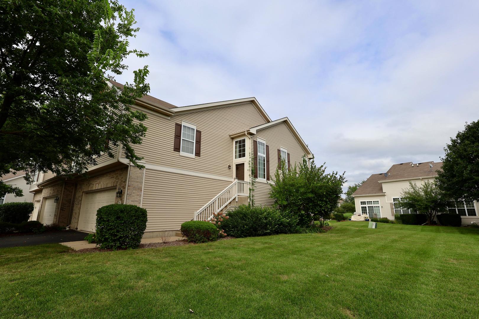 1969 Osprey Court, Bartlett, IL 60103
