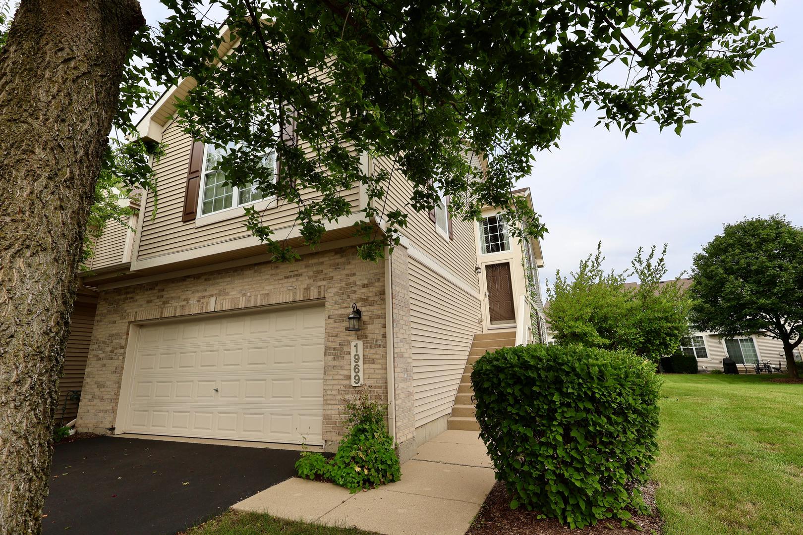 1969 Osprey Court, Bartlett, IL 60103