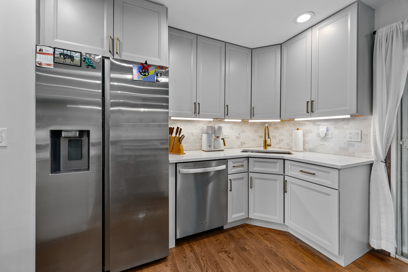 665 Arizona Pass, Elk Grove Village, IL 60007