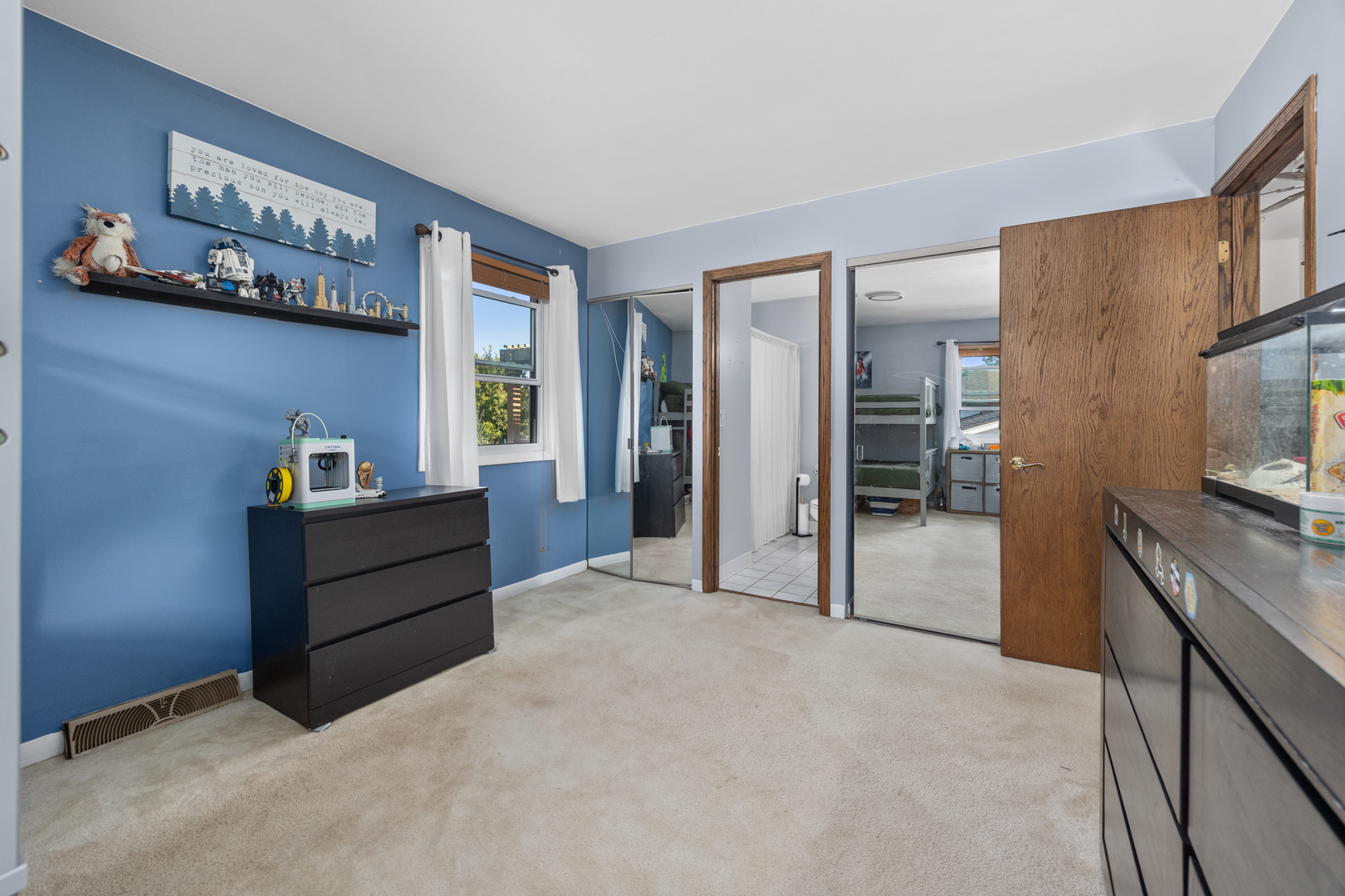 665 Arizona Pass, Elk Grove Village, IL 60007