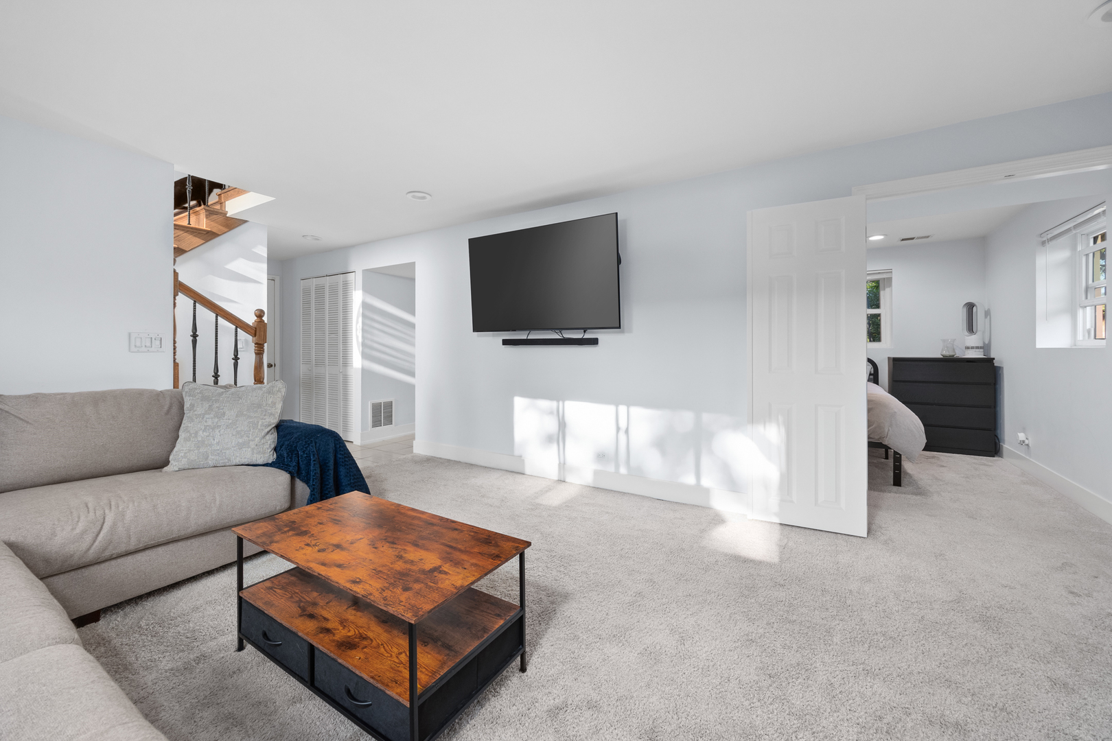 665 Arizona Pass, Elk Grove Village, IL 60007