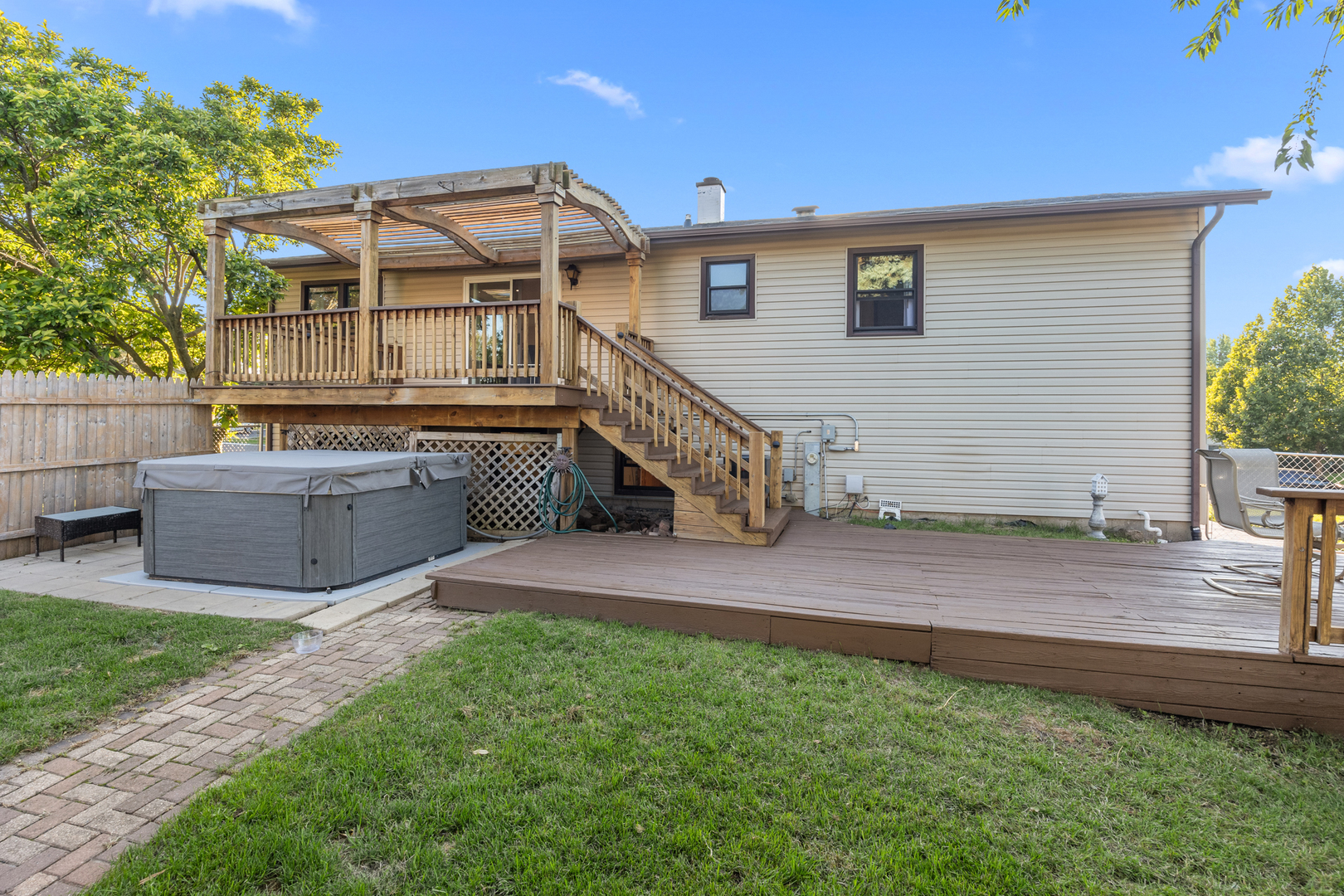 665 Arizona Pass, Elk Grove Village, IL 60007