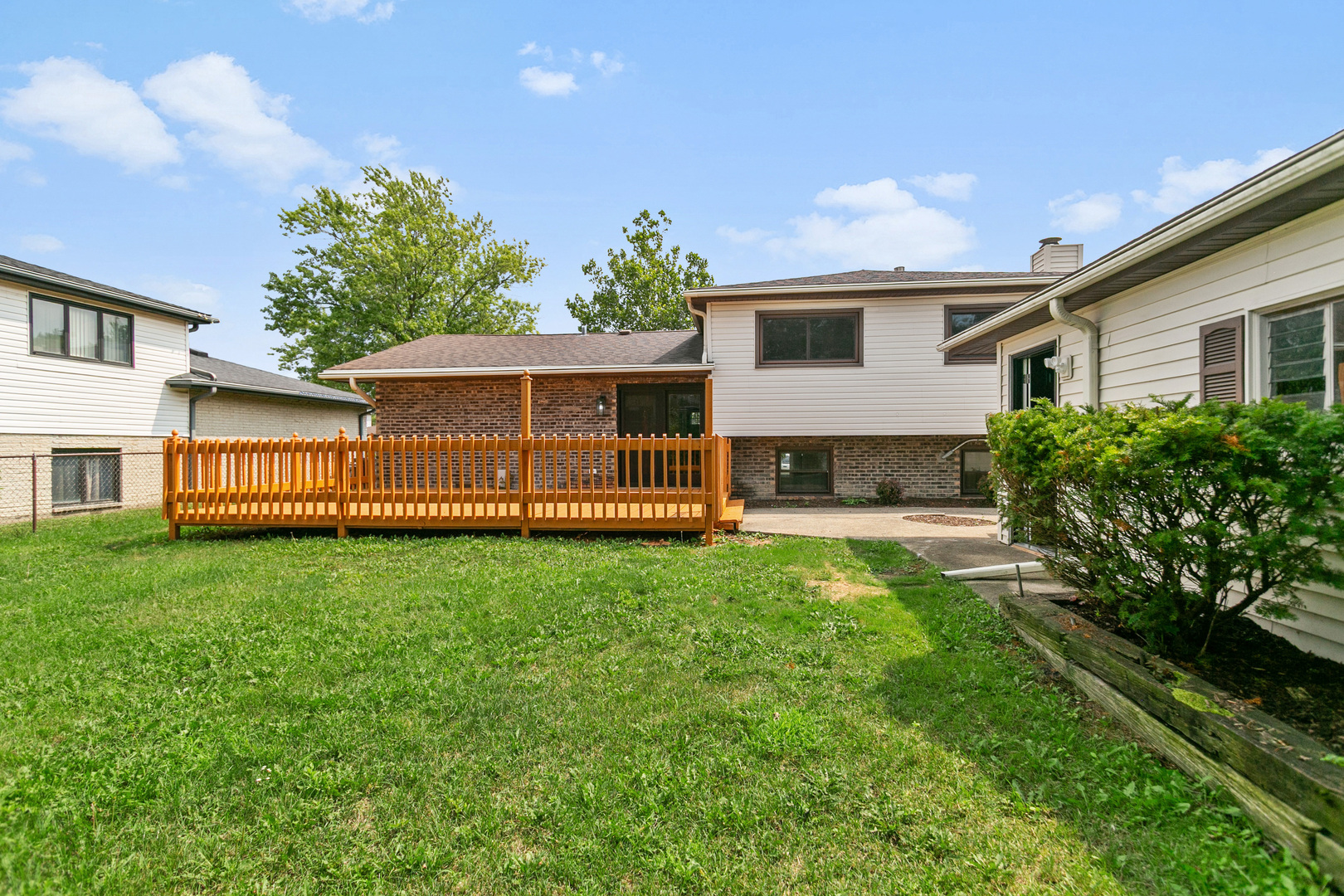 242 S Harper Avenue, Glenwood, IL 60425