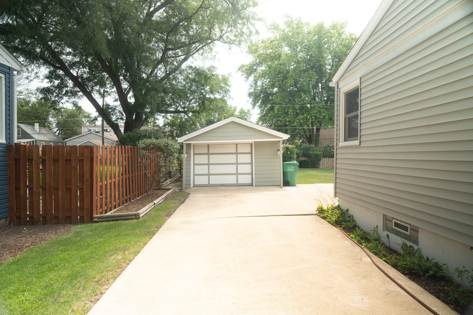 6645 Riverside Drive, Tinley Park, IL 60477