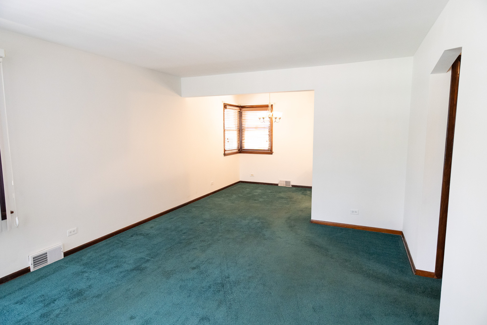 6645 Riverside Drive, Tinley Park, IL 60477