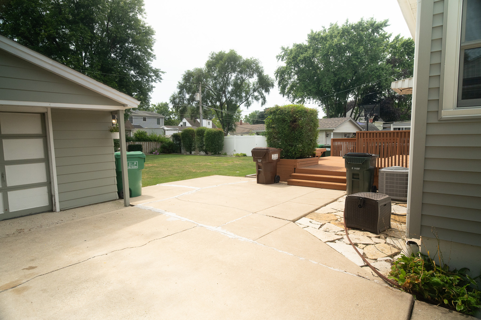 6645 Riverside Drive, Tinley Park, IL 60477