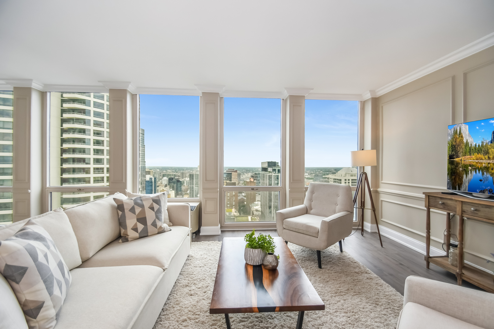 111 E Chestnut Street #44J, Chicago, IL 60611