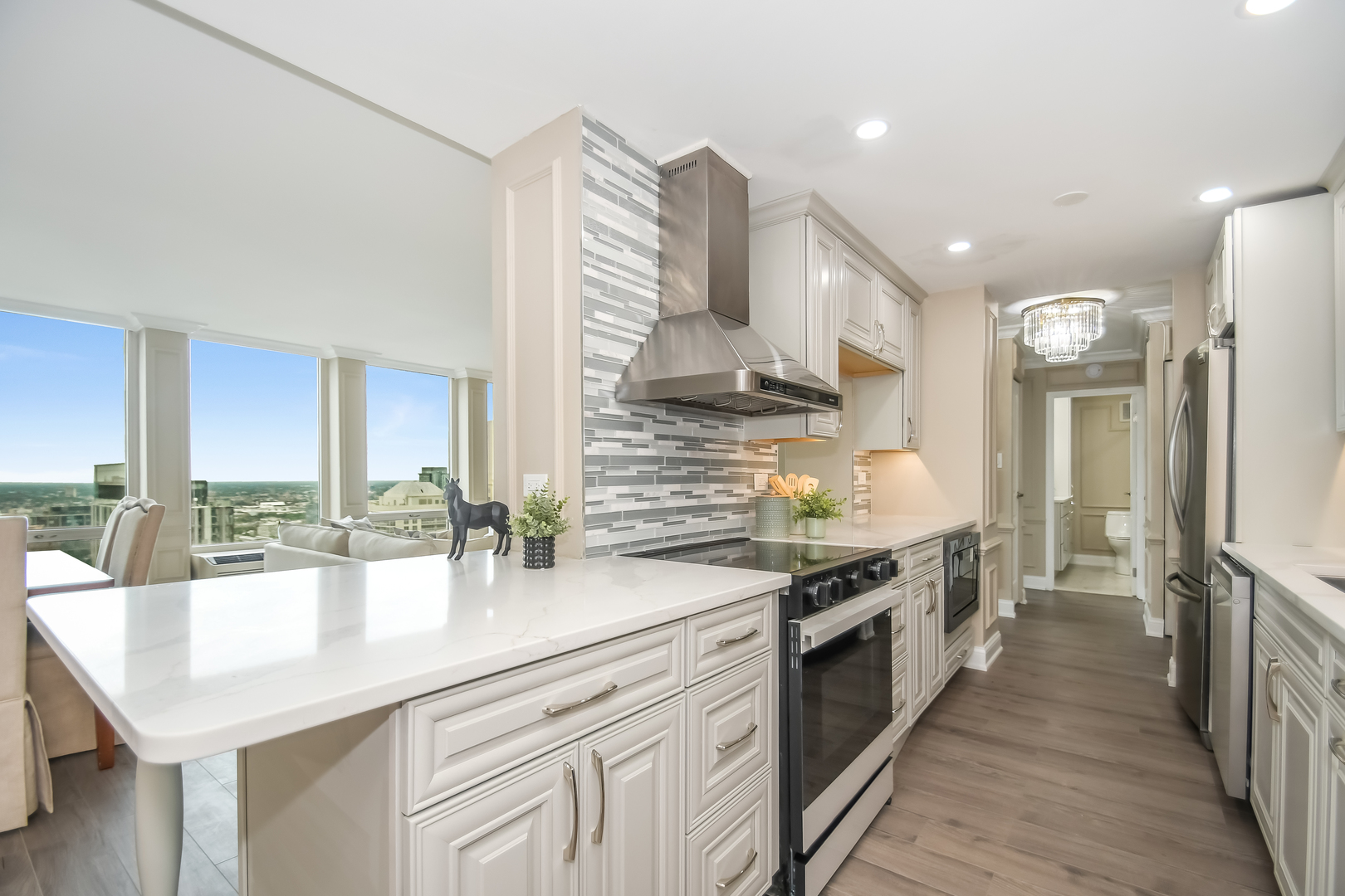 111 E Chestnut Street #44J, Chicago, IL 60611