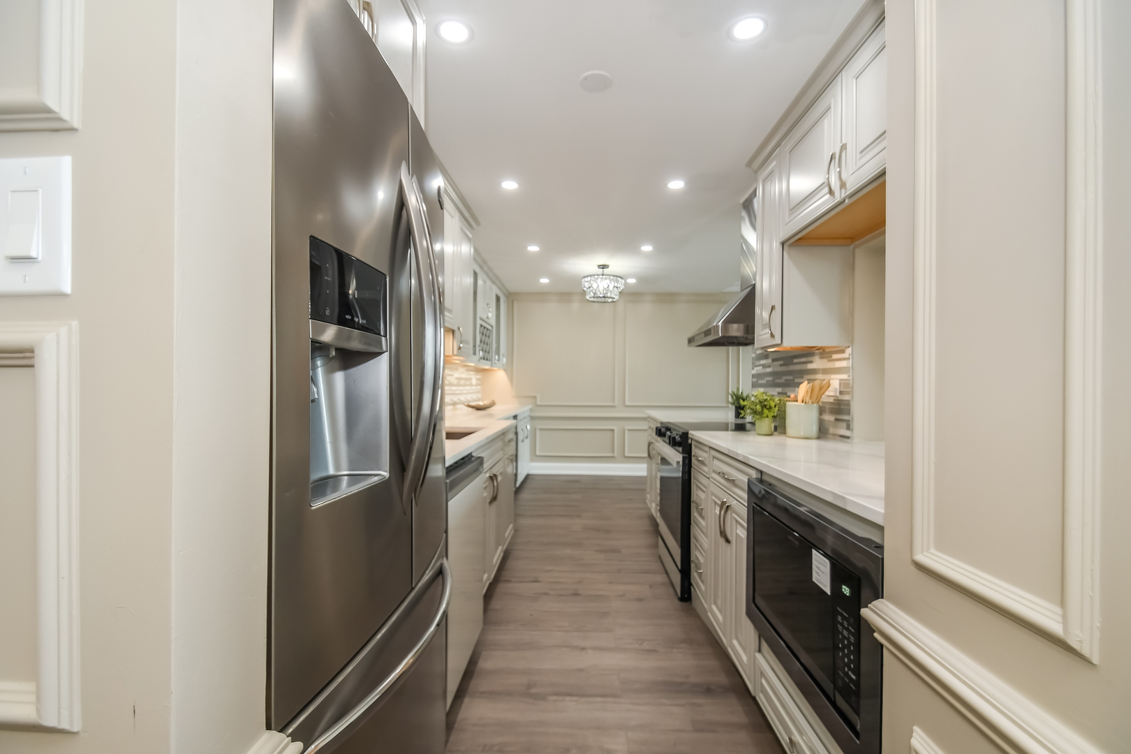 111 E Chestnut Street #44J, Chicago, IL 60611