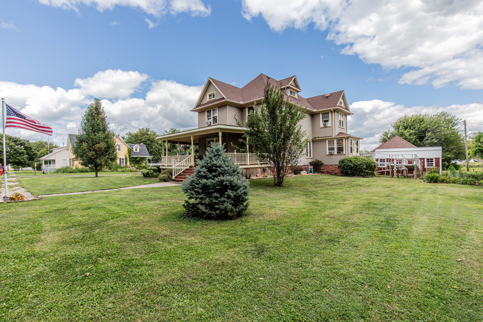 304 Locust Street, Mineral, IL 61344
