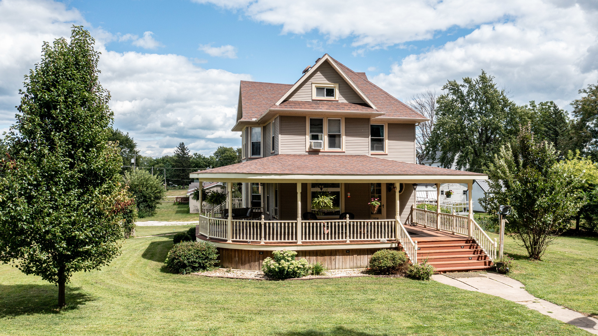 304 Locust Street, Mineral, IL 61344
