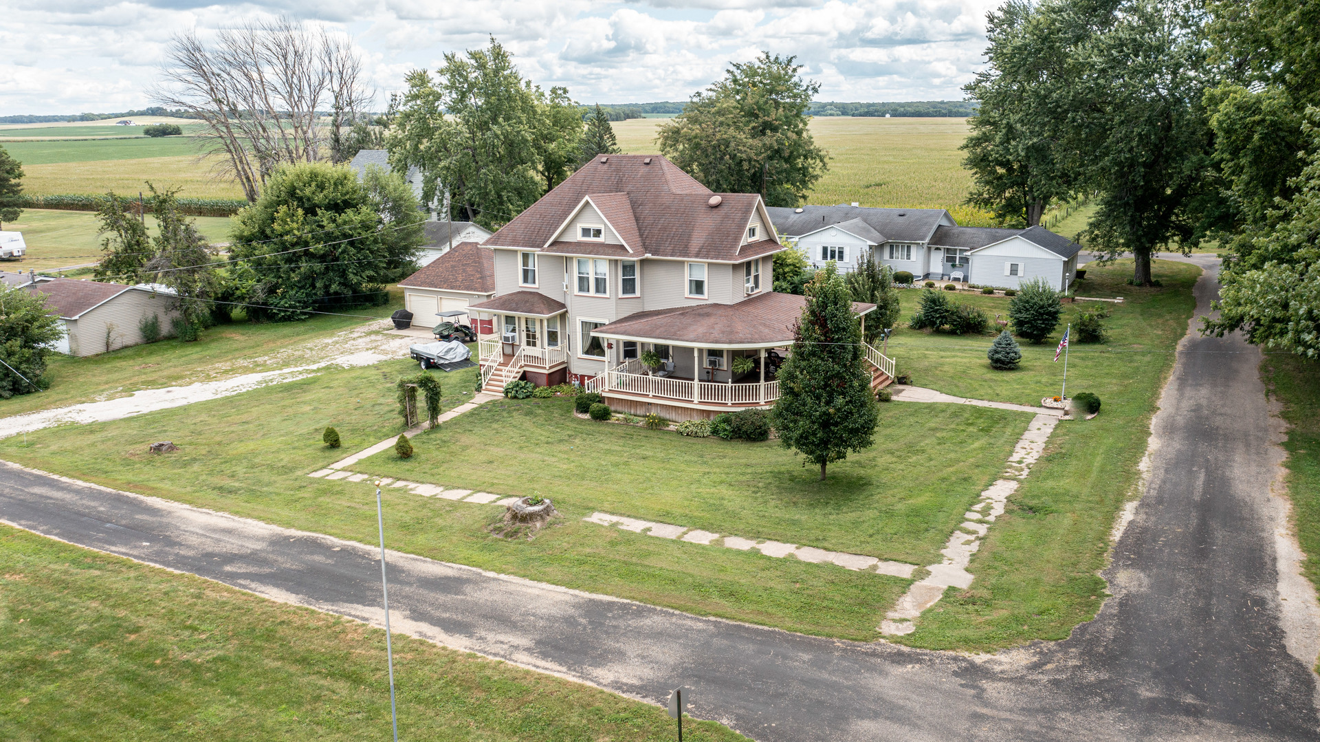 304 Locust Street, Mineral, IL 61344