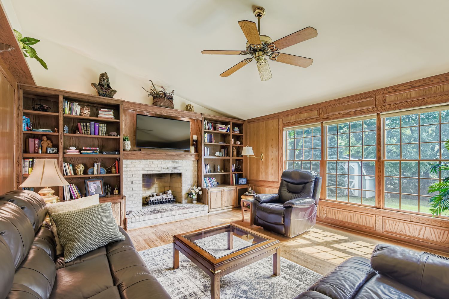 1967 N Woodland Lane, Arlington Heights, IL 60004