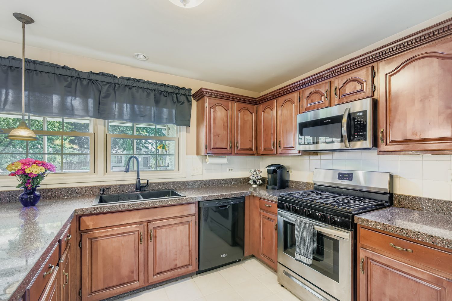 1967 N Woodland Lane, Arlington Heights, IL 60004