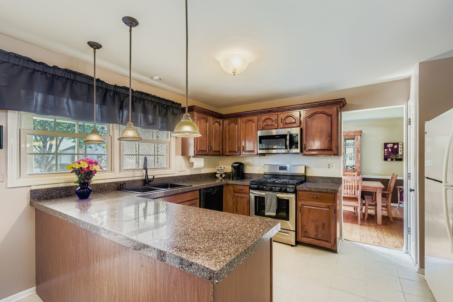 1967 N Woodland Lane, Arlington Heights, IL 60004