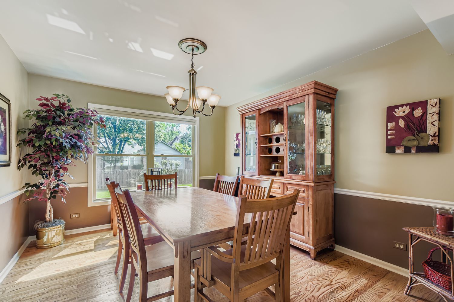 1967 N Woodland Lane, Arlington Heights, IL 60004