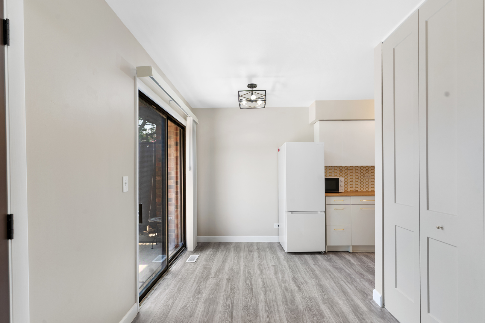 17 TOWER Court #17, Downers Grove, IL 60516