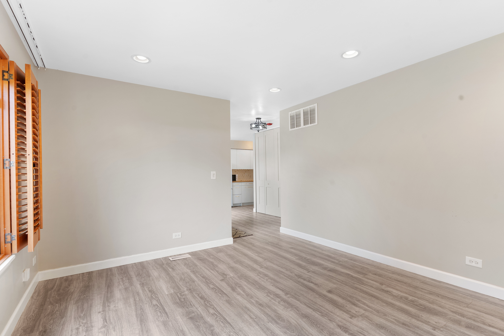 17 TOWER Court #17, Downers Grove, IL 60516