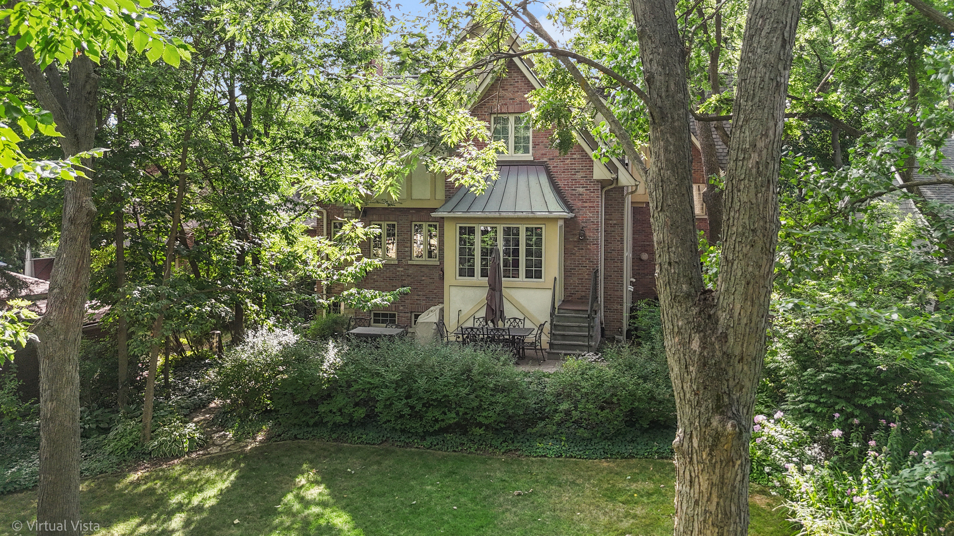 709 Prospect Avenue, Barrington, IL 60010