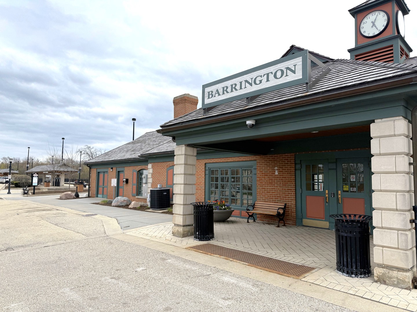 709 Prospect Avenue, Barrington, IL 60010