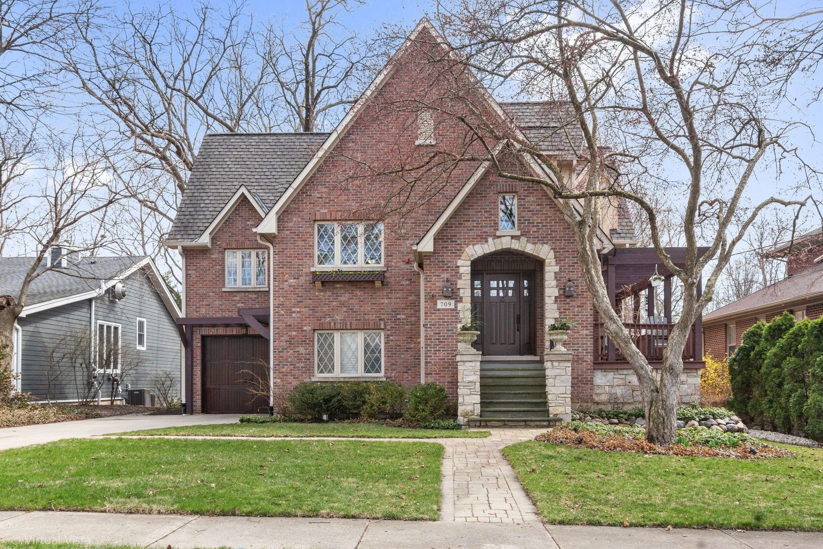 709 Prospect Avenue, Barrington, IL 60010