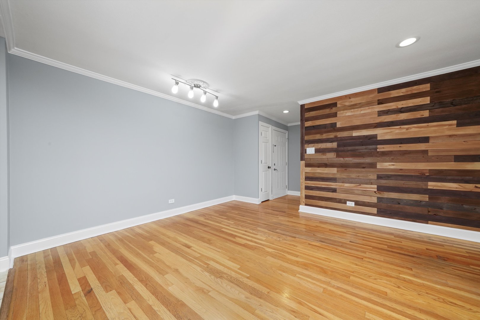 712 Dempster Street #F209, Mount Prospect, IL 60056