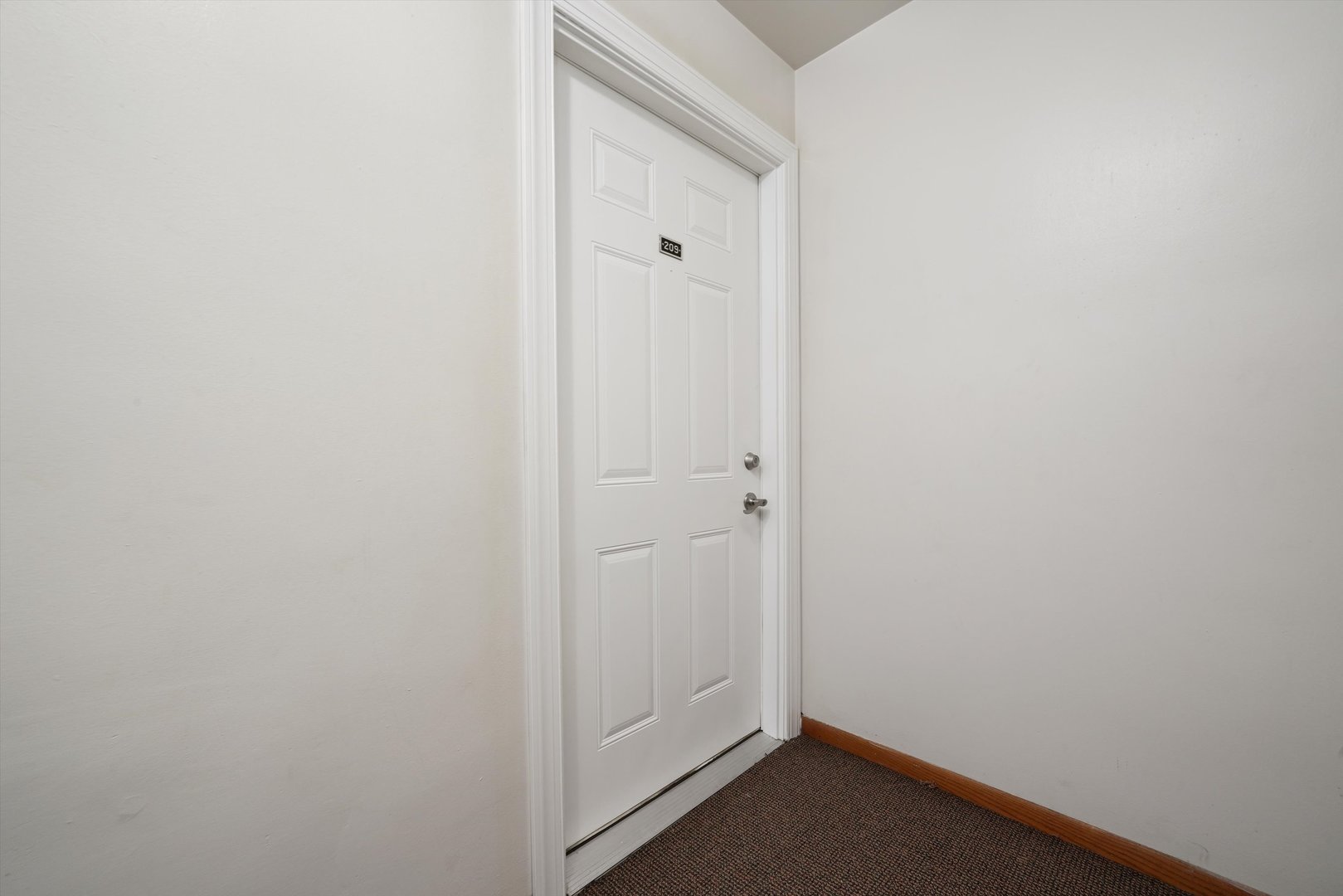712 Dempster Street #F209, Mount Prospect, IL 60056
