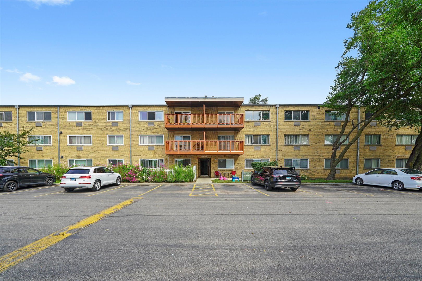 712 Dempster Street #F209, Mount Prospect, IL 60056